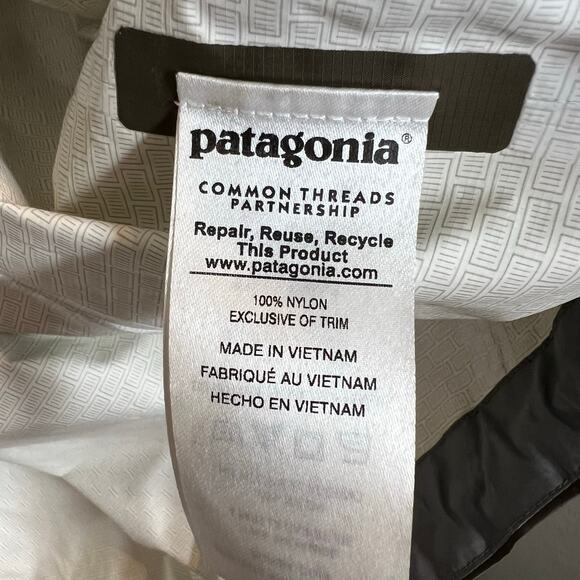 Patagonia Waterproof Hooded Shell Jacket Lightweight in Olive Green Men’s Large - Picture 11 of 11